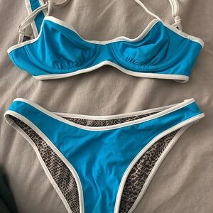 Acacia blue ribbed piped set